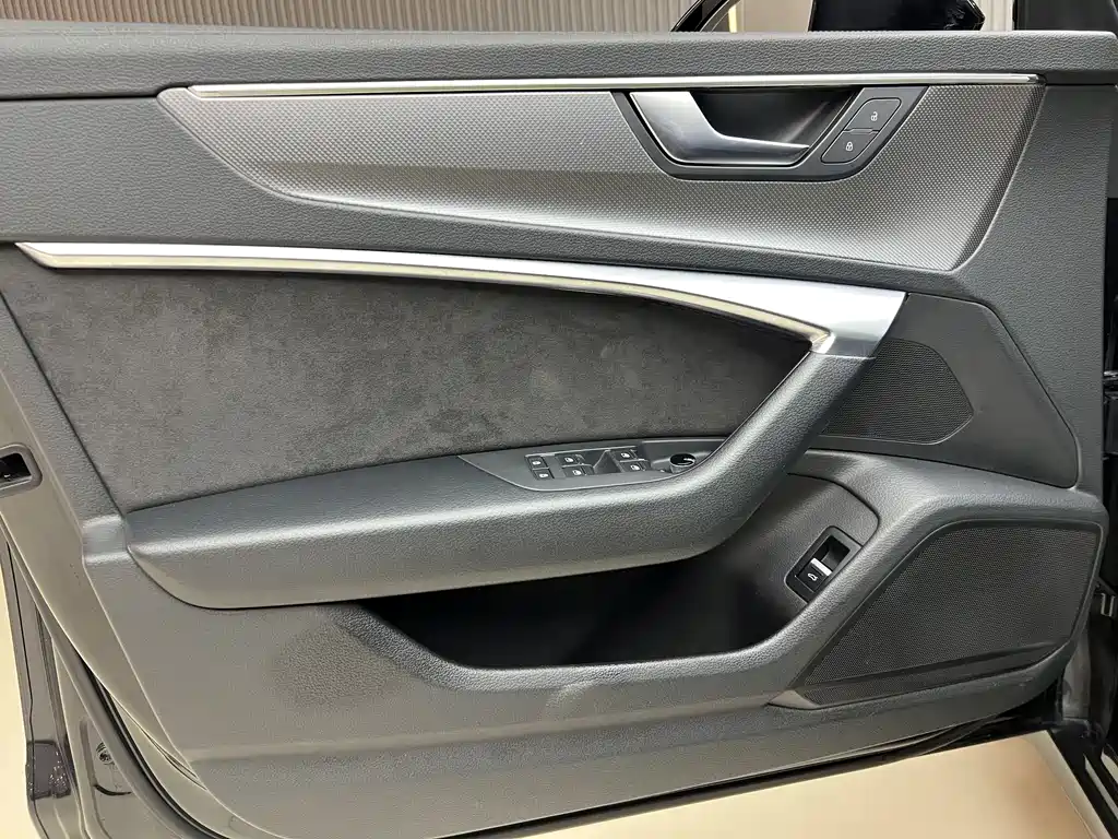 Audi Audi A6L 2019 40 TFSI Luxury Dynamic Model 2019 - thumbnail 8