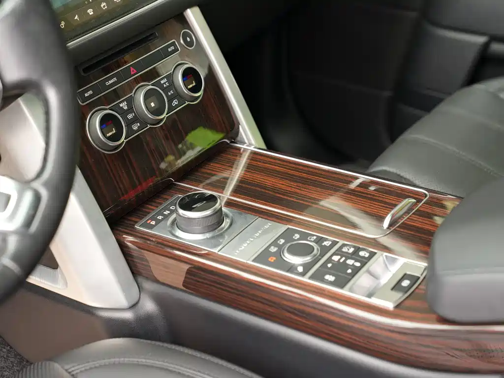 Land Rover Range Rover 2016 3.0 SC V6 Vogue 2017 - thumbnail 9