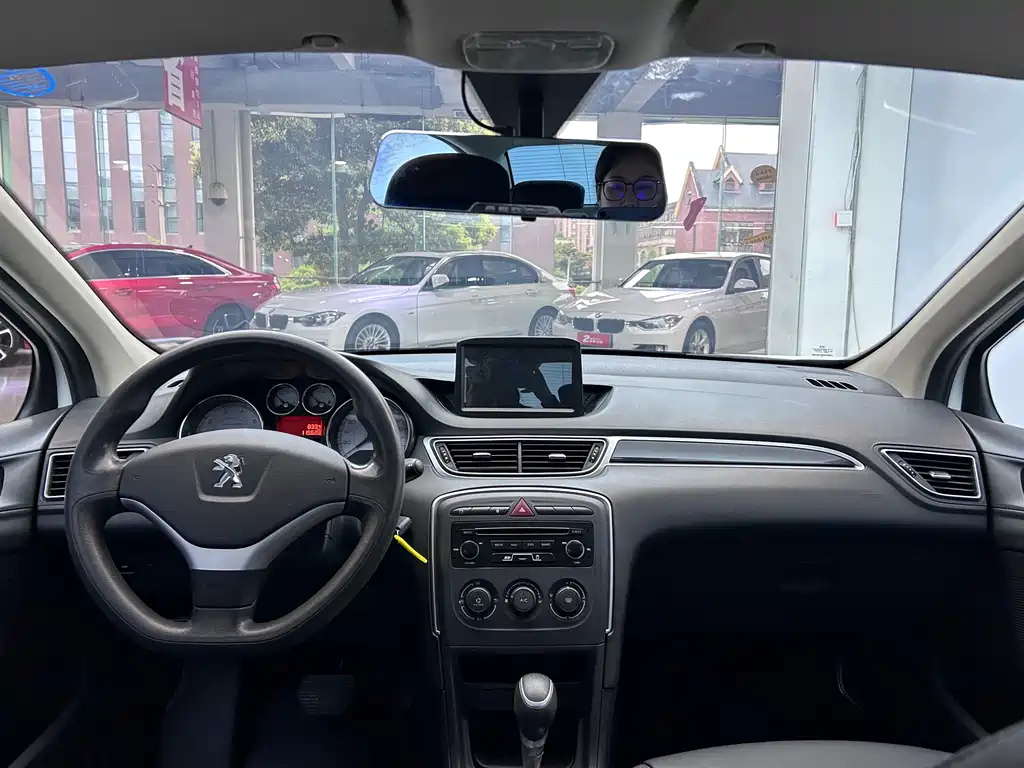Peugeot Peugeot 308 2014 Classic 1.6L Automatic Comfort Line 2014 - thumbnail 20