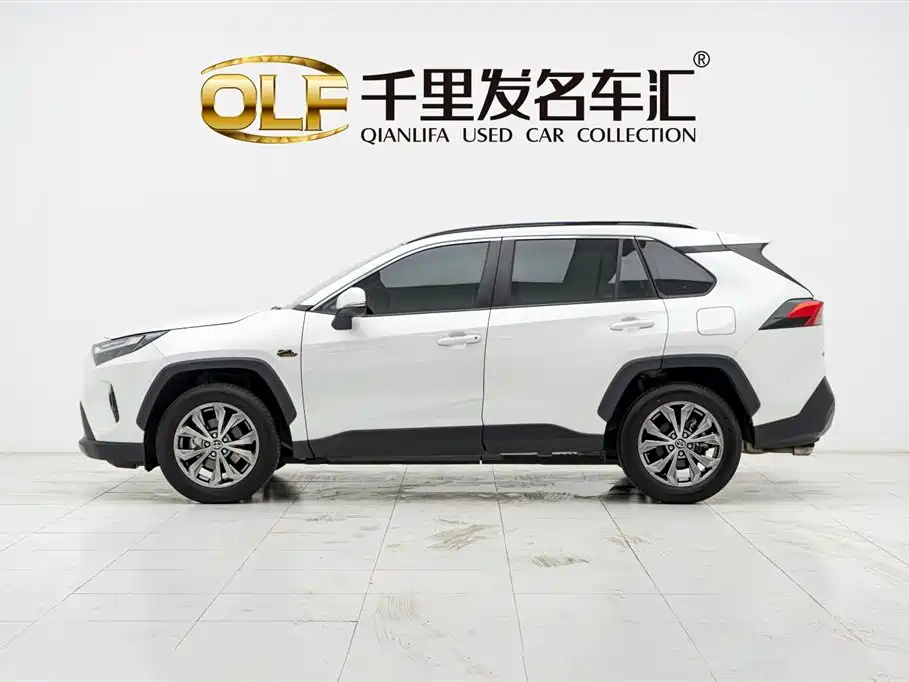 Toyota RAV4 2023 2.0L CVT 2WD 20th Anniversary Platinum Edition 2023 - thumbnail 4