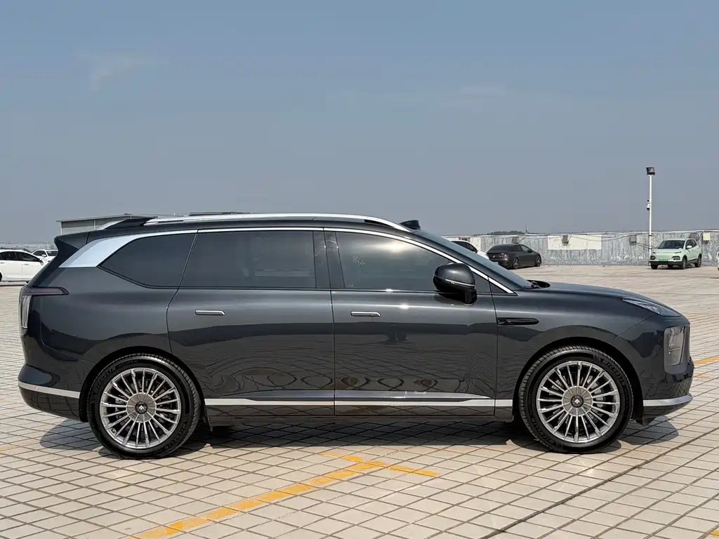 GAC Hyper Hyper HL 2025 700 Ultra 6-seat AWD LiDAR Edition 2025 - thumbnail 4