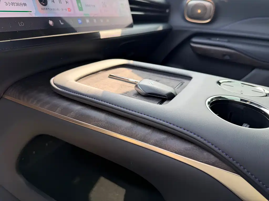 GAC Hyper Hyper HL 2025 700 Ultra 6-seat AWD LiDAR Edition 2025 - thumbnail 28