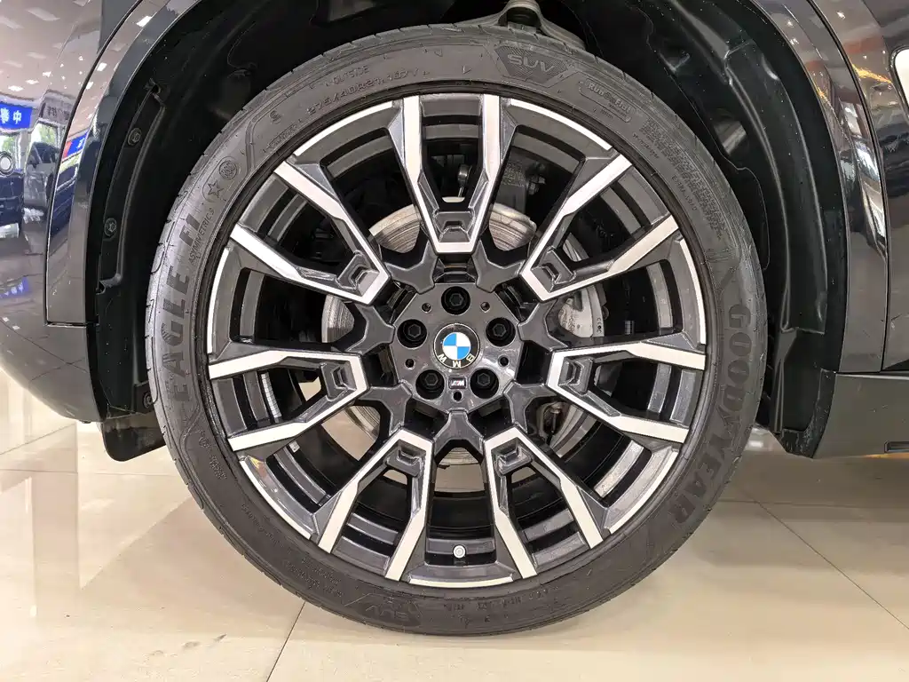 BMW BMW X5 2023 xDrive 40Li M Sport Package 2024 - thumbnail 11