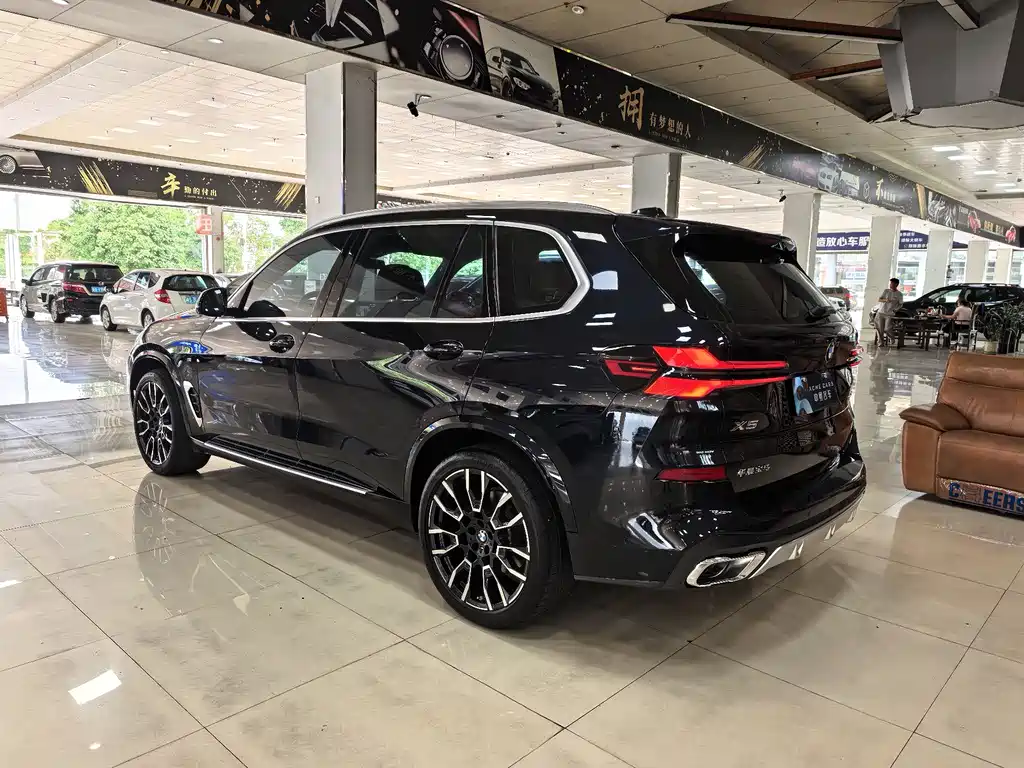 BMW BMW X5 2023 xDrive 40Li M Sport Package 2024 - thumbnail 14