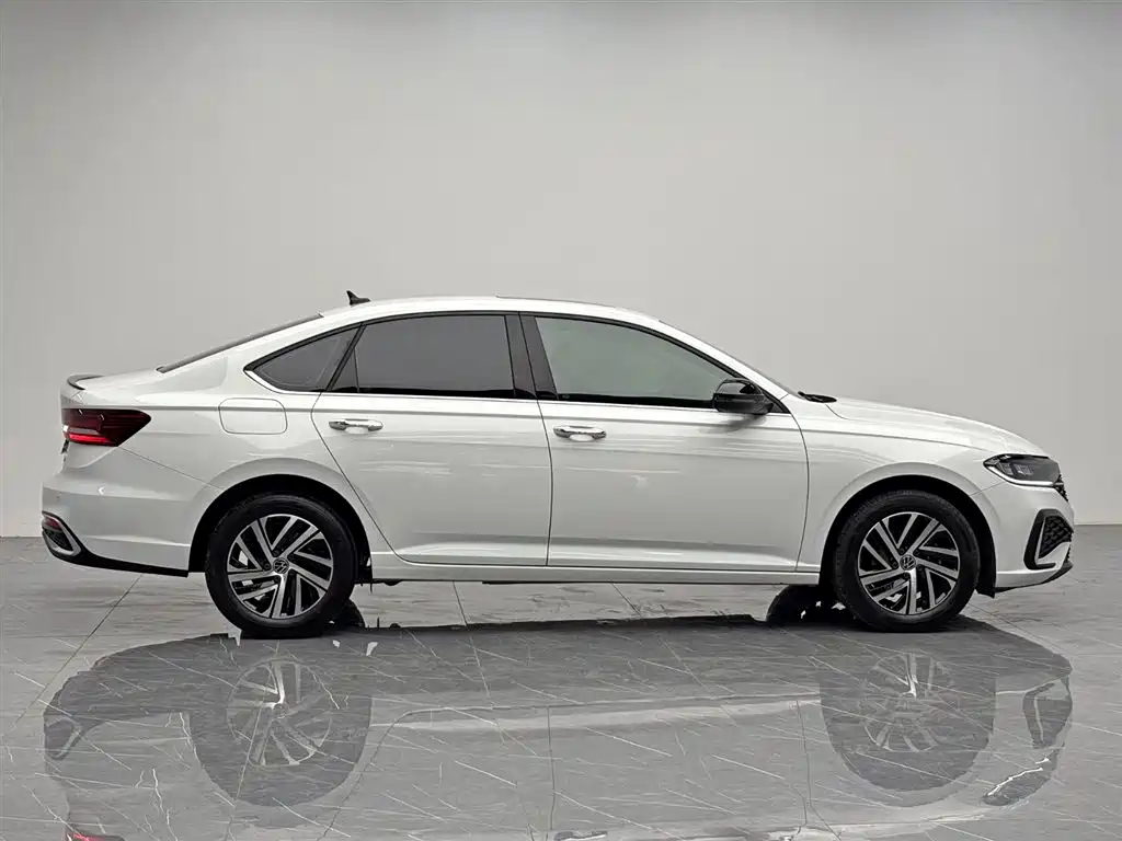 Volkswagen Lavida 2024 300TSI DSG Starry Sky Leading Edition 2024 - thumbnail 7