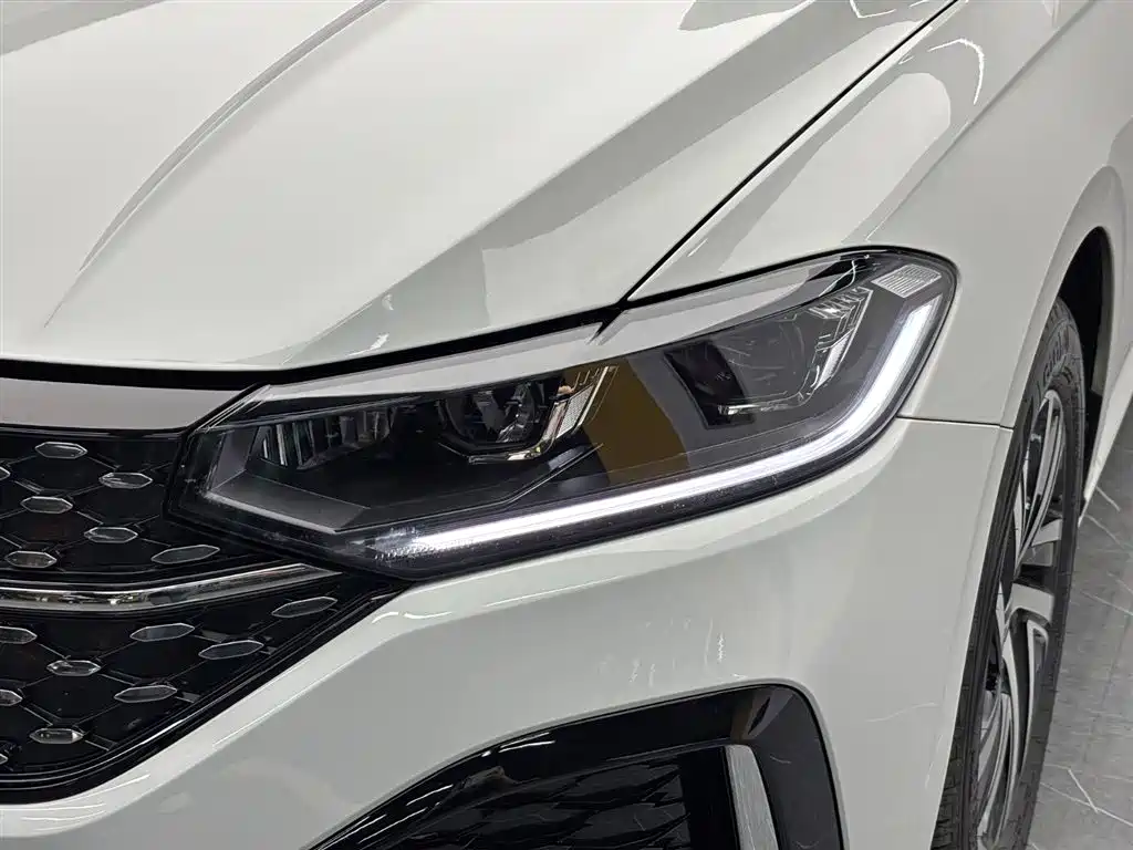 Volkswagen Lavida 2024 300TSI DSG Starry Sky Leading Edition 2024 - thumbnail 9