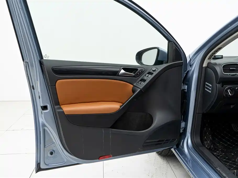 Volkswagen Volkswagen Golf 2012 1.6 Automatic Comfort Model 2014 - thumbnail 14