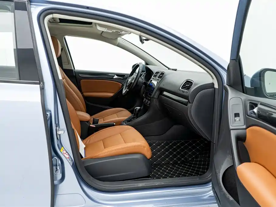 Volkswagen Volkswagen Golf 2012 1.6 Automatic Comfort Model 2014 - thumbnail 15