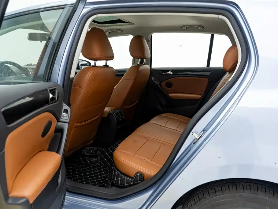Volkswagen Volkswagen Golf 2012 1.6 Automatic Comfort Model 2014 - thumbnail 16