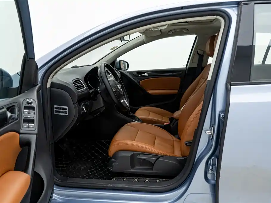 Volkswagen Volkswagen Golf 2012 1.6 Automatic Comfort Model 2014 - thumbnail 22