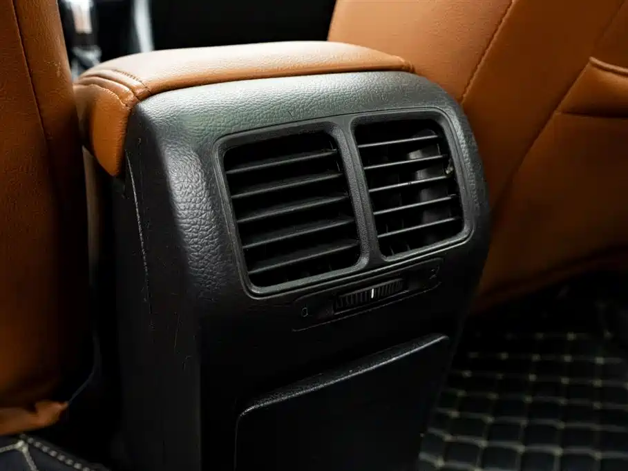 Volkswagen Volkswagen Golf 2012 1.6 Automatic Comfort Model 2014 - thumbnail 26