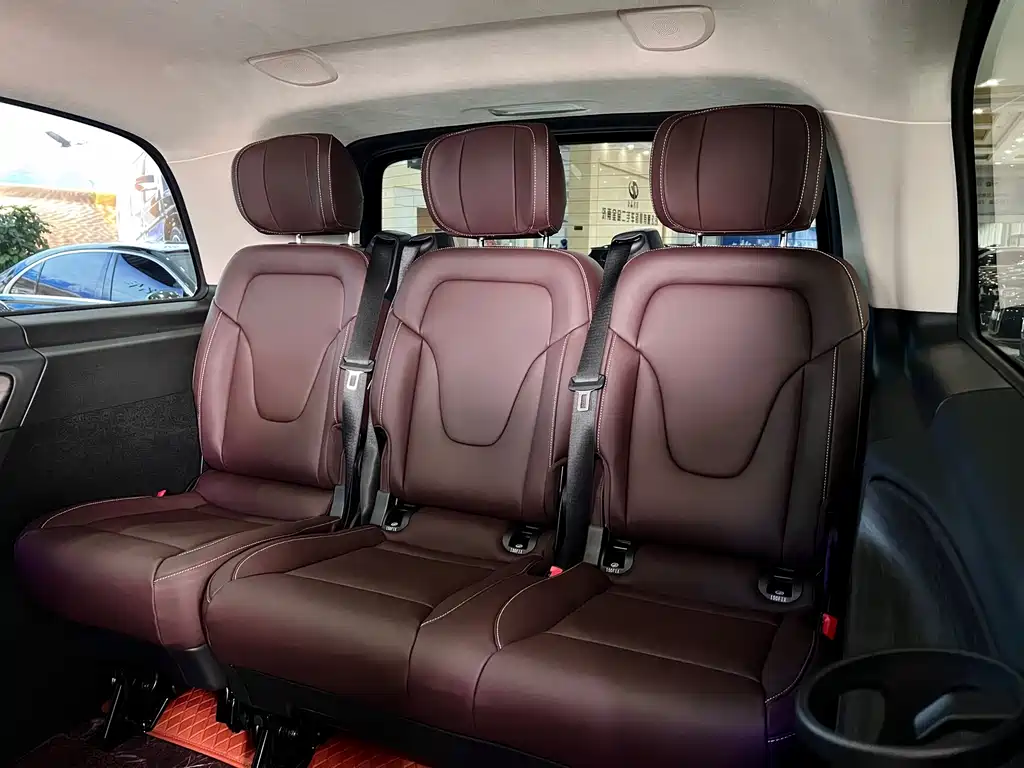 Mercedes-Benz Mercedes-Benz V-Class 2024 V 300 L Long Wheelbase Luxury Edition 2025 - thumbnail 11