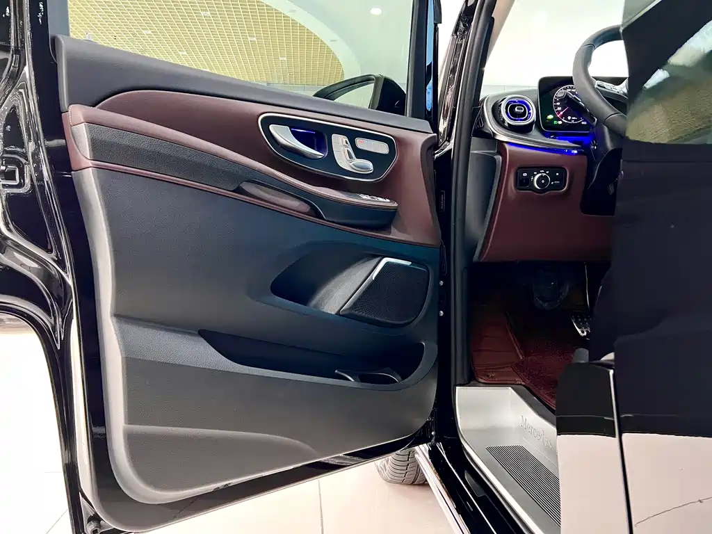 Mercedes-Benz Mercedes-Benz V-Class 2024 V 300 L Long Wheelbase Luxury Edition 2025 - thumbnail 23
