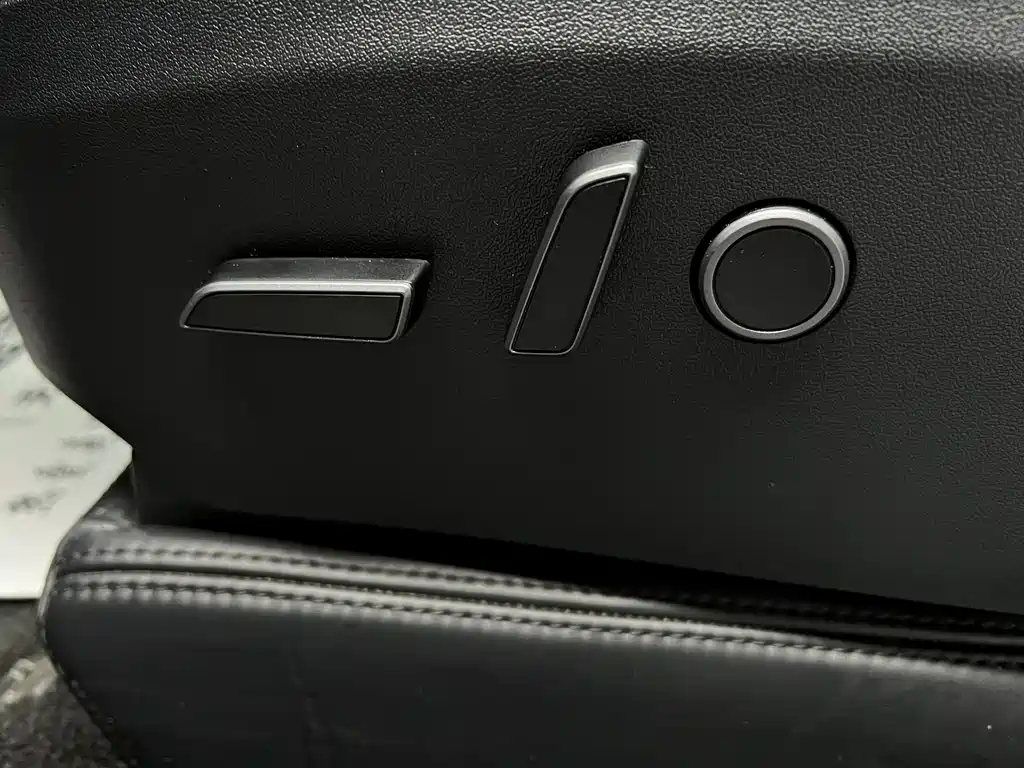 Tesla Model Y 2023 Rear-Wheel Drive 2024 - thumbnail 7
