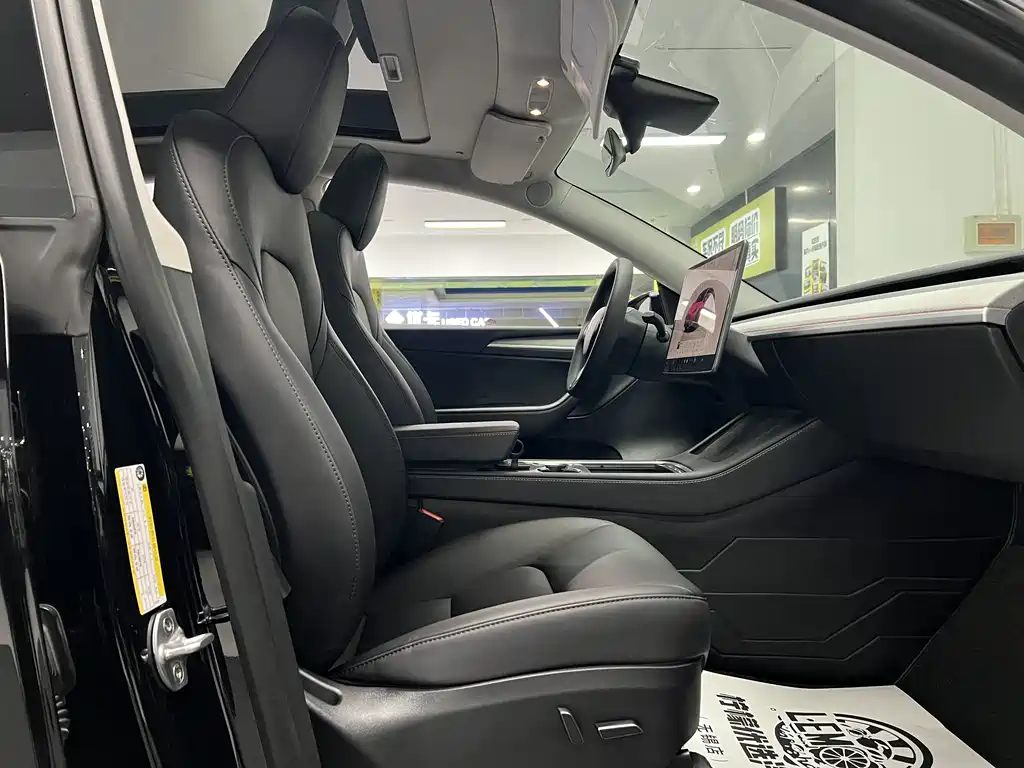 Tesla Model Y 2023 Rear-Wheel Drive 2024 - thumbnail 9