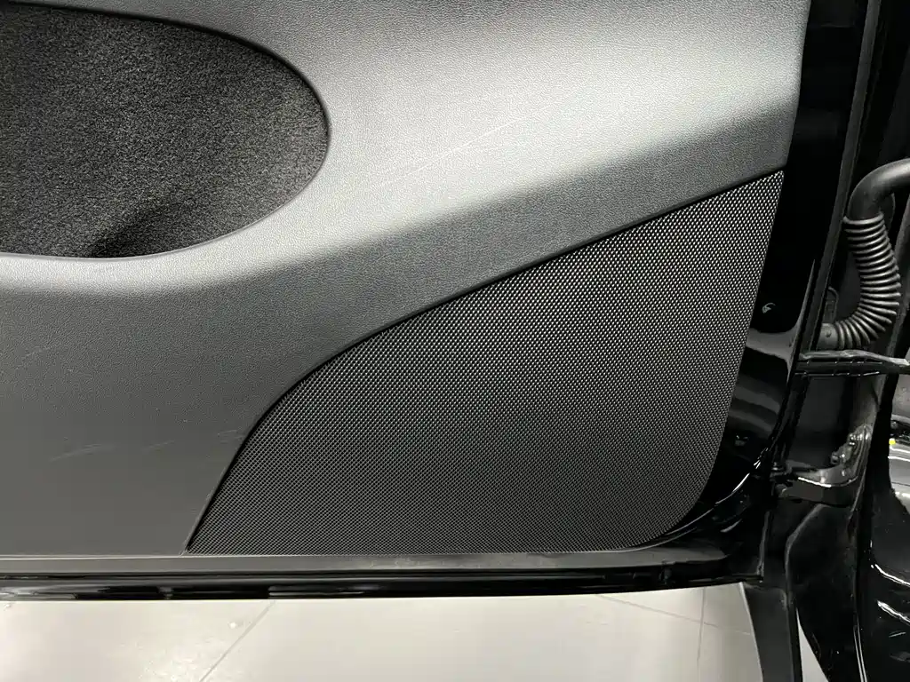 Tesla Model Y 2023 Rear-Wheel Drive 2024 - thumbnail 10