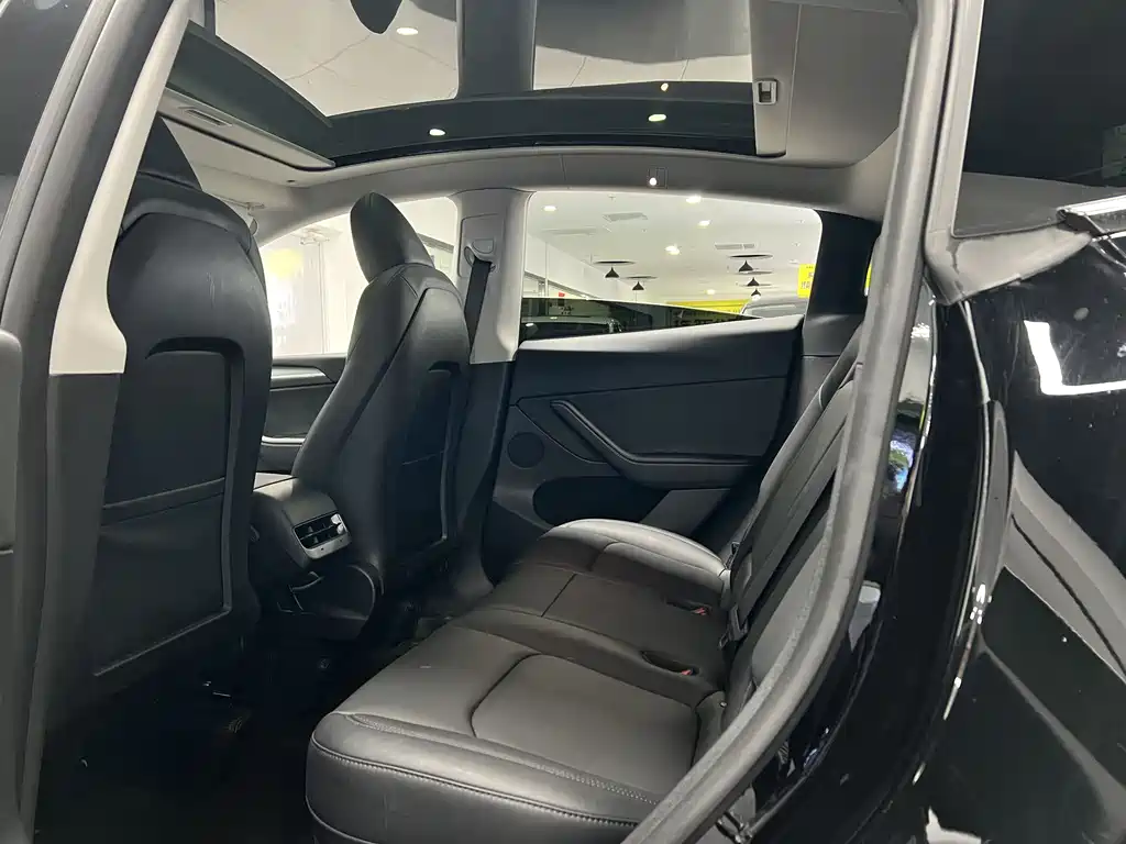 Tesla Model Y 2023 Rear-Wheel Drive 2024 - thumbnail 11