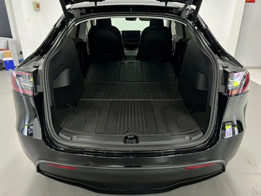 Tesla Model Y 2023 Rear-Wheel Drive 2024 - thumbnail 17