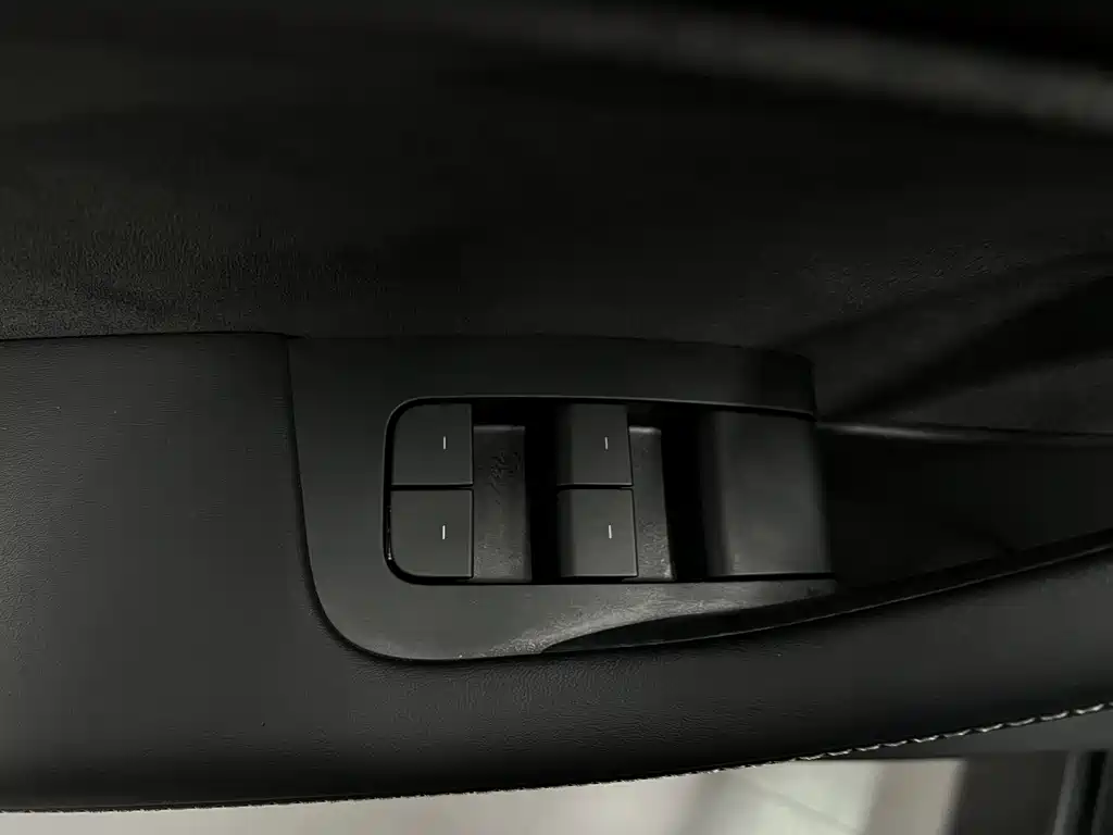 Tesla Model Y 2023 Rear-Wheel Drive 2024 - thumbnail 18