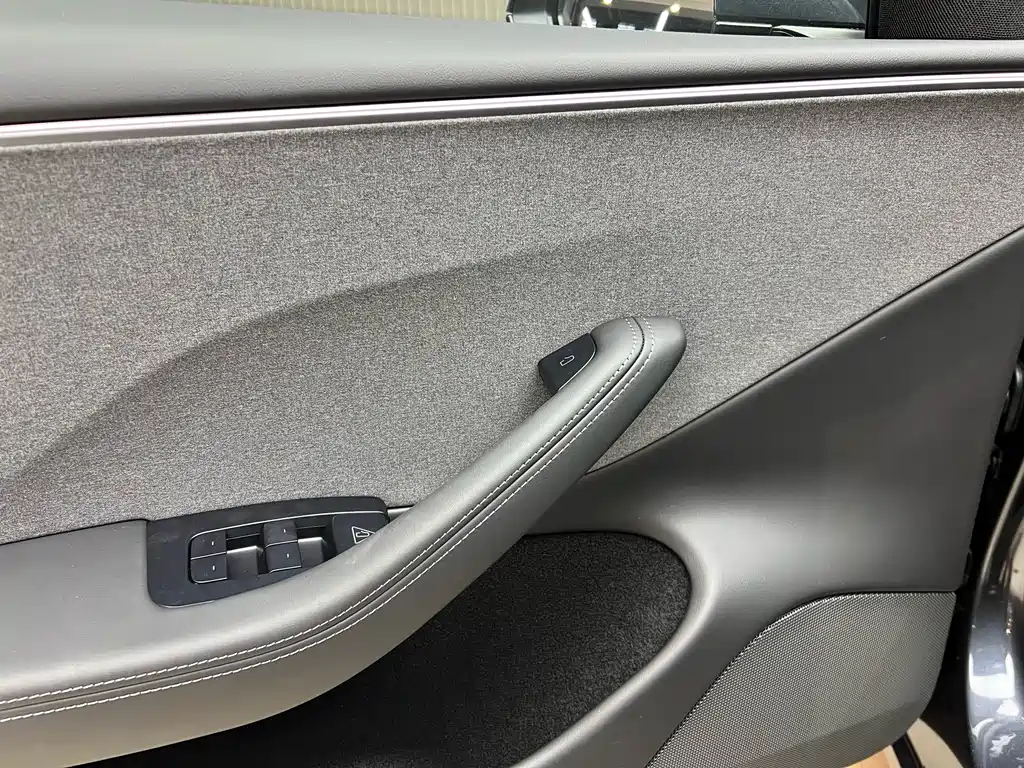 Tesla Tesla Model 3 2025 Rear-Wheel Drive 2026 - thumbnail 10