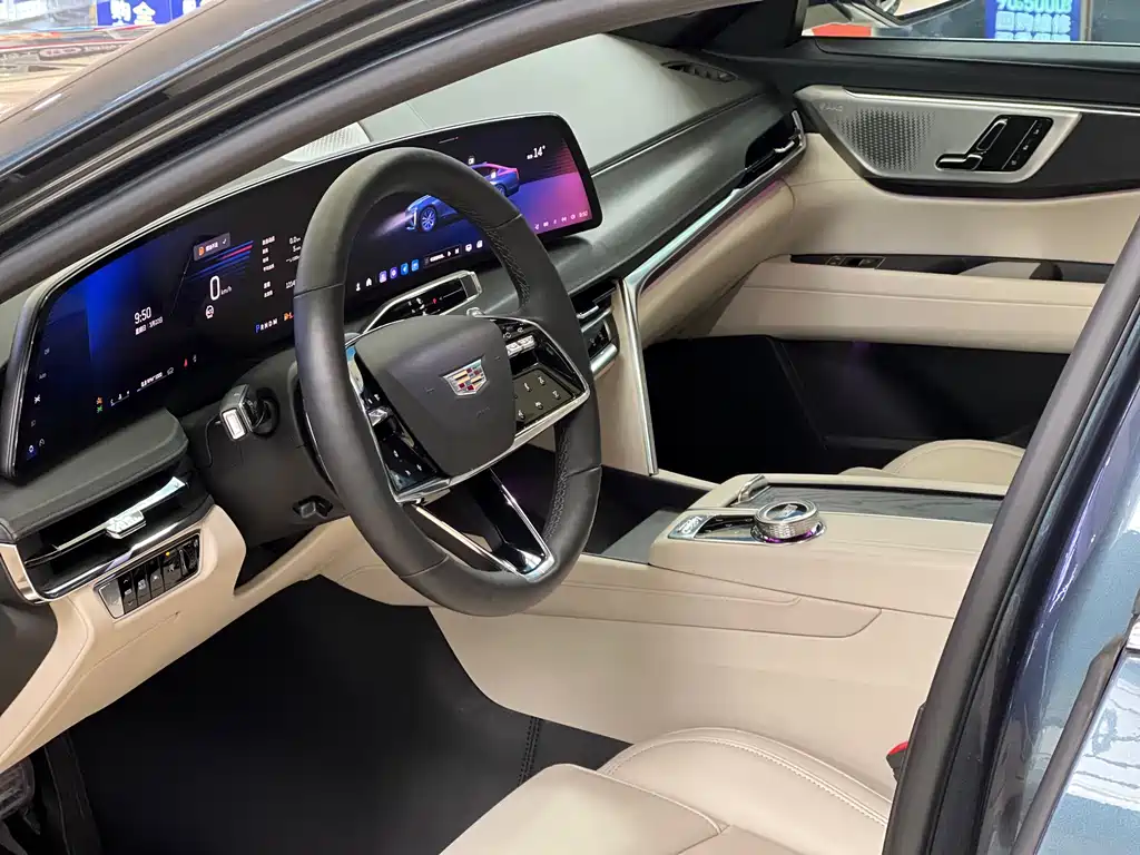 Cadillac Cadillac CT6 2023 28T Luxury 2025 - thumbnail 4