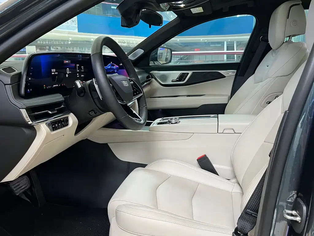 Cadillac Cadillac CT6 2023 28T Luxury 2025 - thumbnail 5