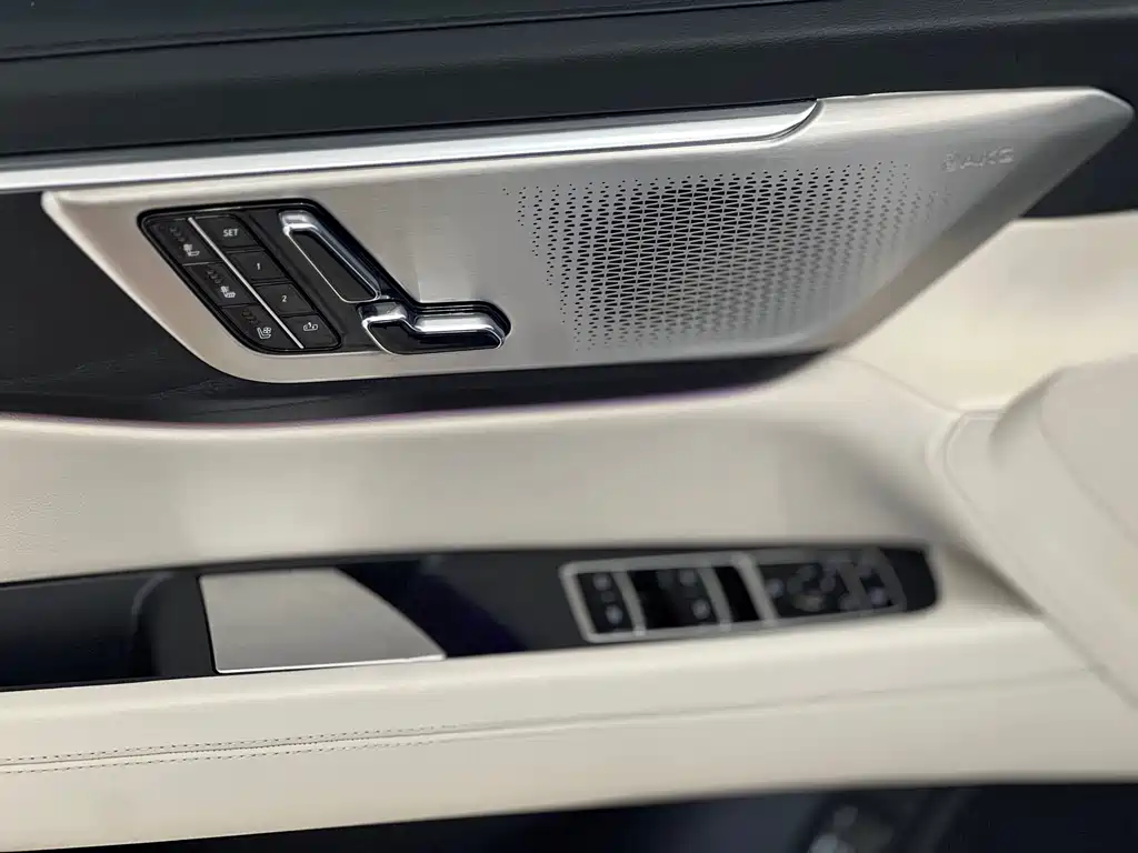 Cadillac Cadillac CT6 2023 28T Luxury 2025 - thumbnail 6