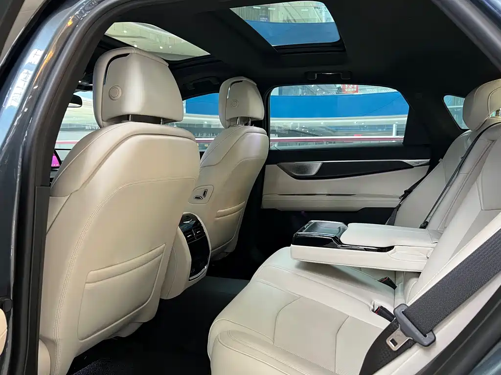 Cadillac Cadillac CT6 2023 28T Luxury 2025 - thumbnail 12