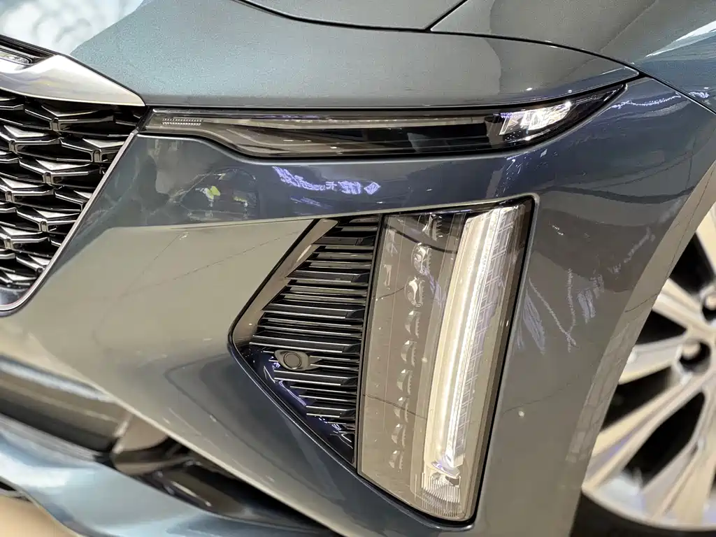 Cadillac Cadillac CT6 2023 28T Luxury 2025 - thumbnail 18