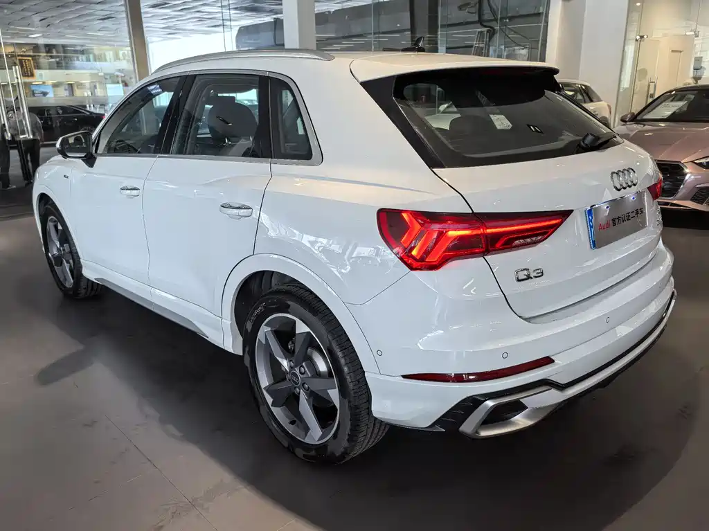 Audi Audi Q3 2024 35 TFSI Fashion Dynamic Model 2024 - thumbnail 5