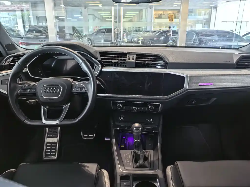 Audi Audi Q3 2024 35 TFSI Fashion Dynamic Model 2024 - thumbnail 9
