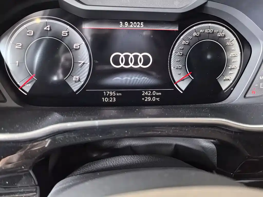 Audi Audi Q3 2024 35 TFSI Fashion Dynamic Model 2024 - thumbnail 10