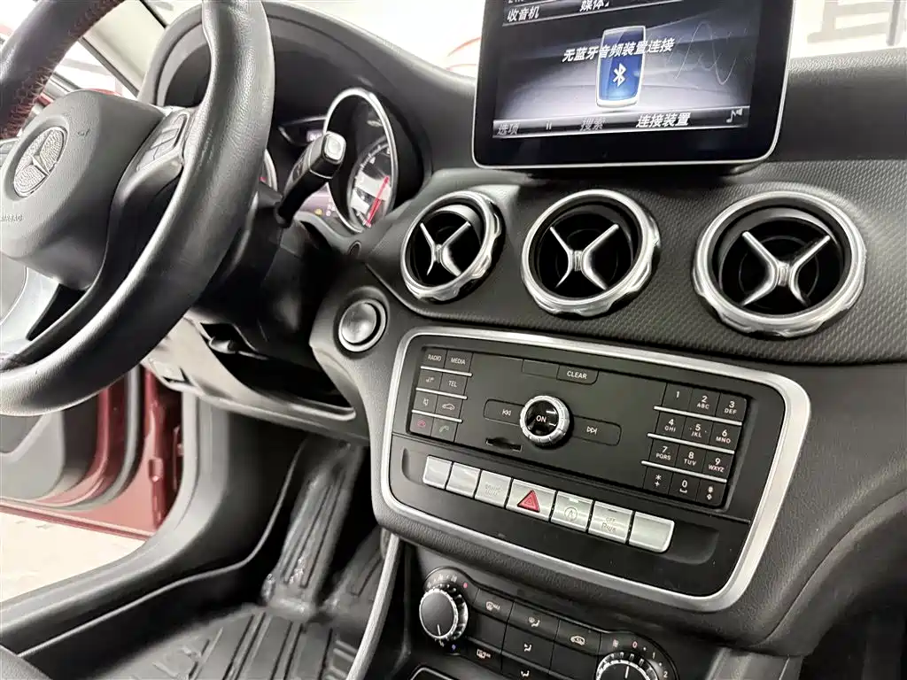Mercedes-Benz Mercedes-Benz GLA 2018 GLA 200动感型 2018 - thumbnail 18