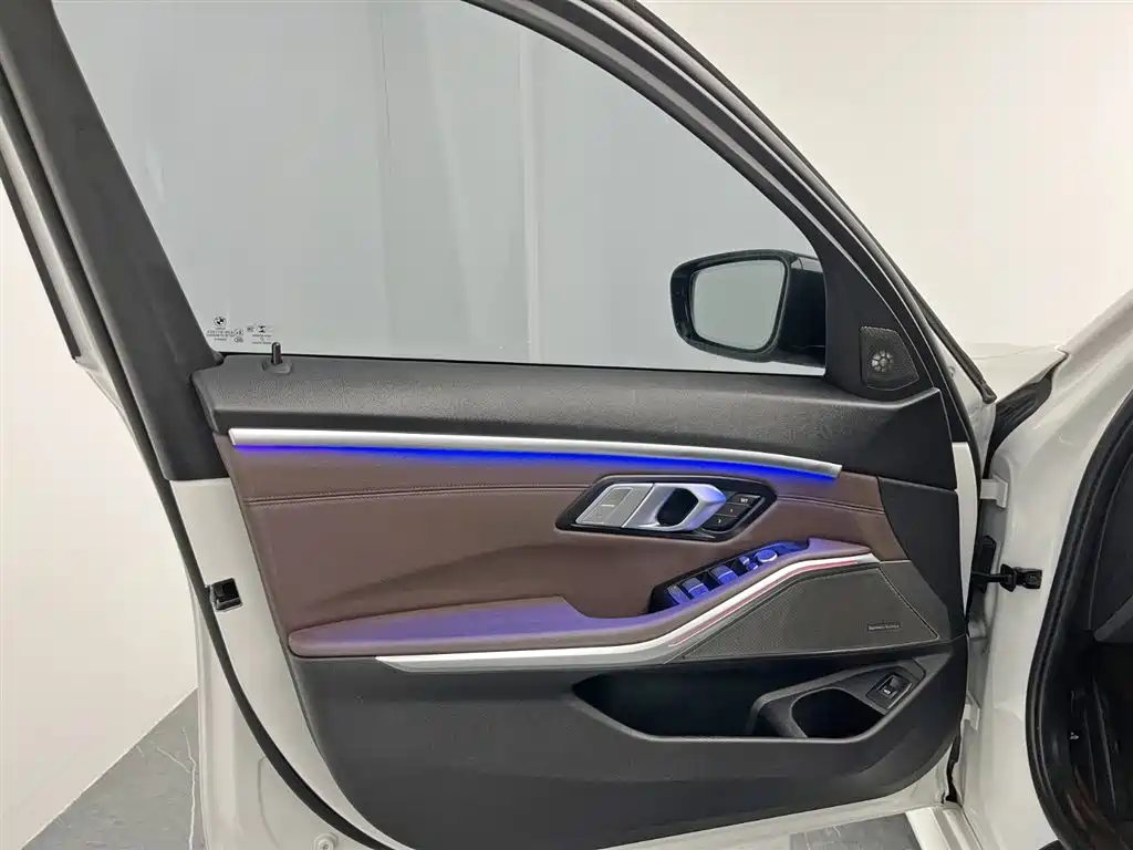 BMW BMW 3 Series 2021 Model Year Facelift 325i M Sport Shadow Night Package 2021 - thumbnail 12