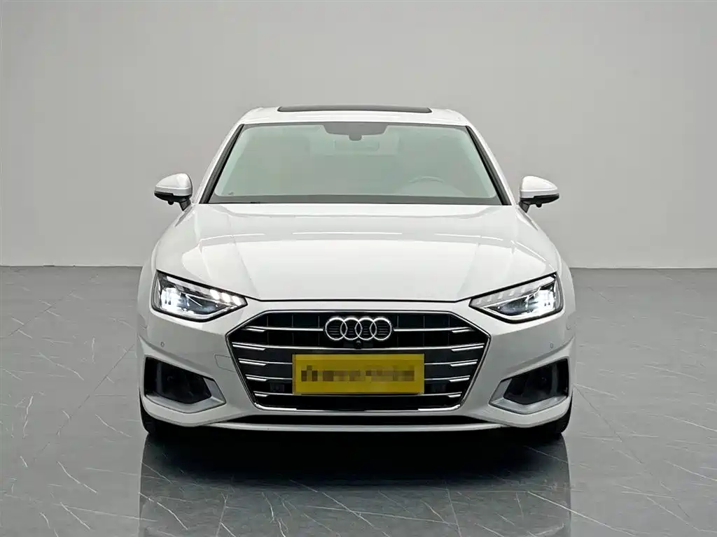 Audi Audi A4L 2022 40 TFSI Luxury Elegant Model 2022 - thumbnail 2