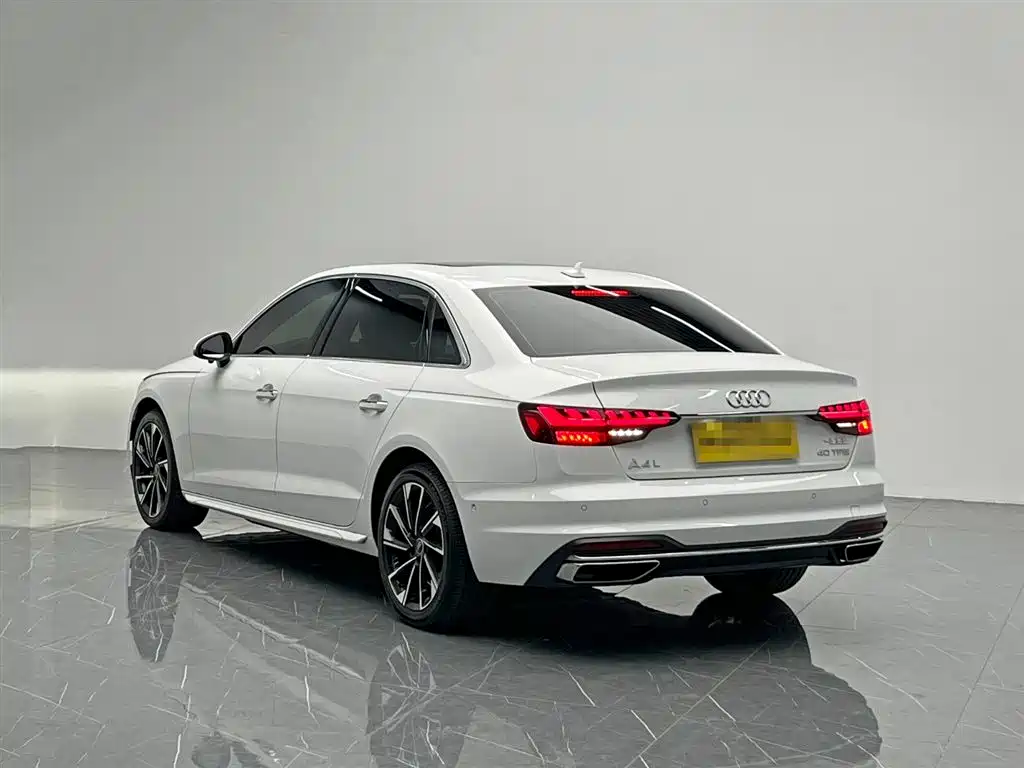 Audi Audi A4L 2022 40 TFSI Luxury Elegant Model 2022 - thumbnail 4