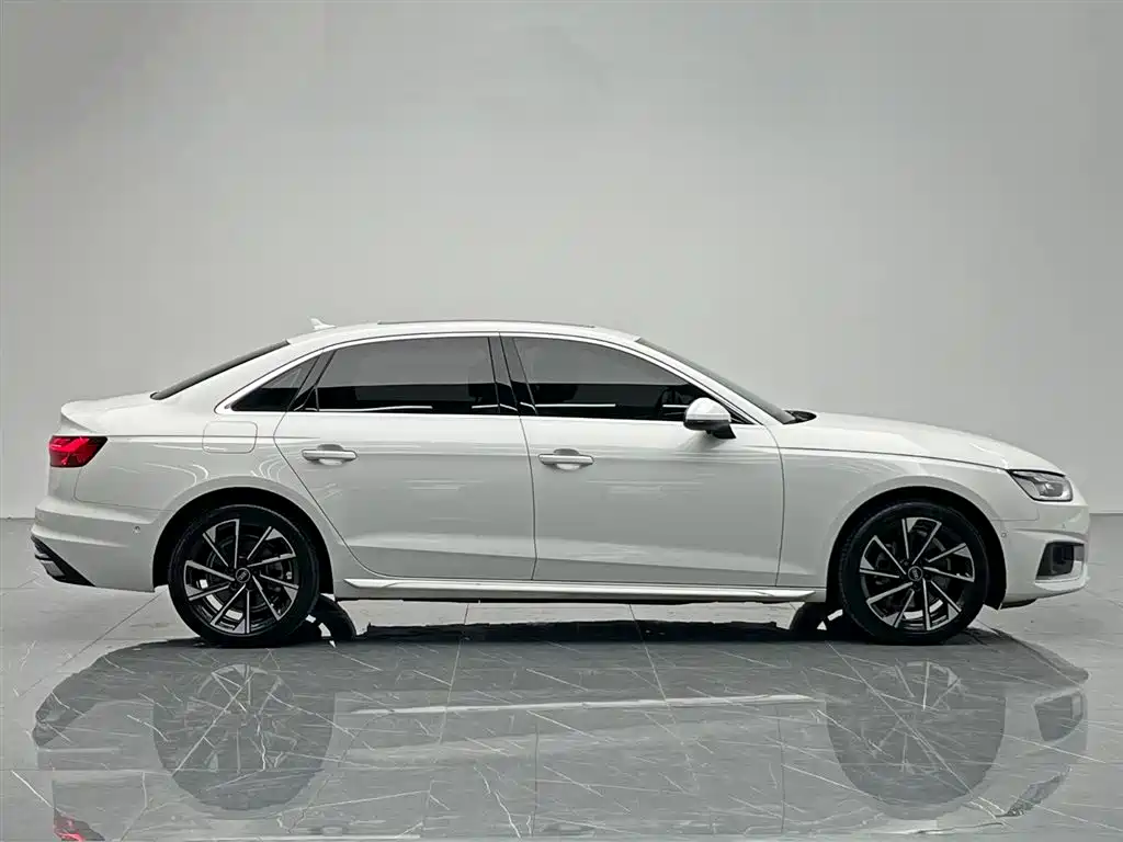 Audi Audi A4L 2022 40 TFSI Luxury Elegant Model 2022 - thumbnail 7