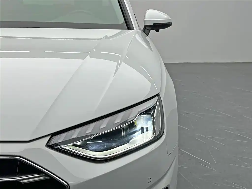 Audi Audi A4L 2022 40 TFSI Luxury Elegant Model 2022 - thumbnail 9