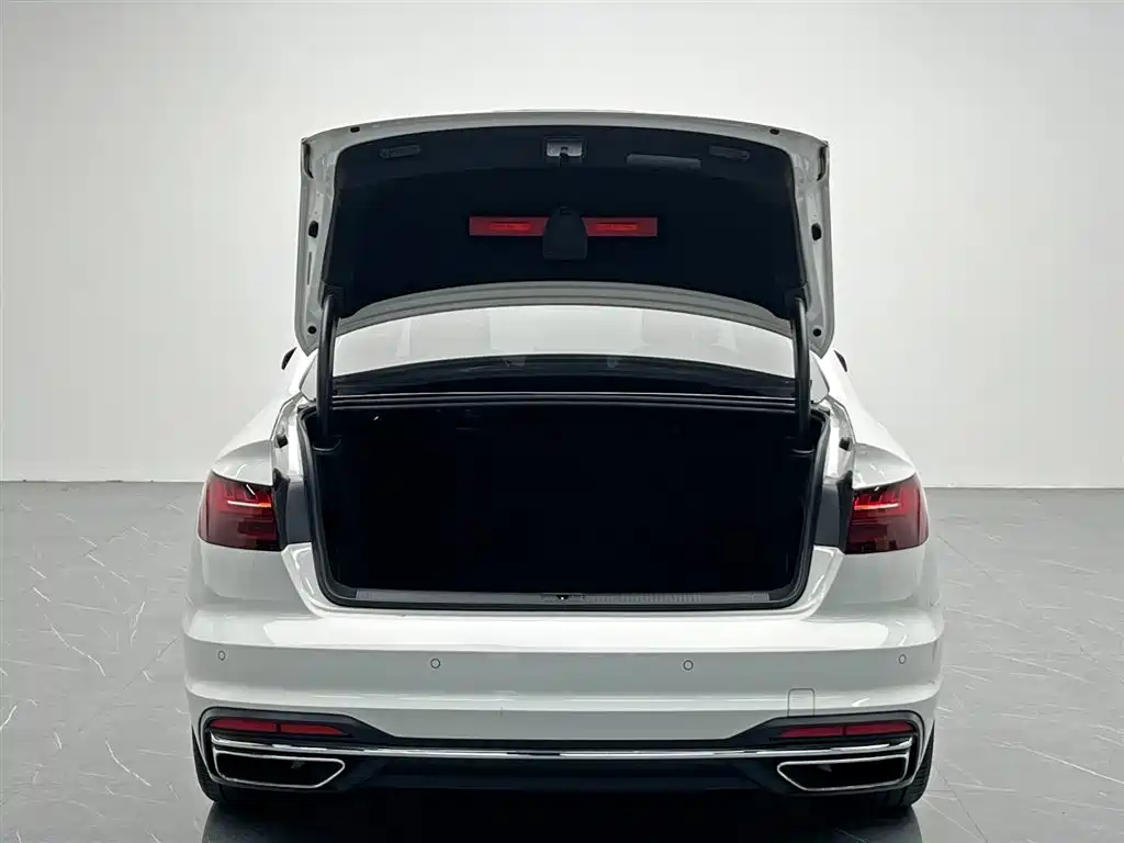 Audi Audi A4L 2022 40 TFSI Luxury Elegant Model 2022 - thumbnail 12