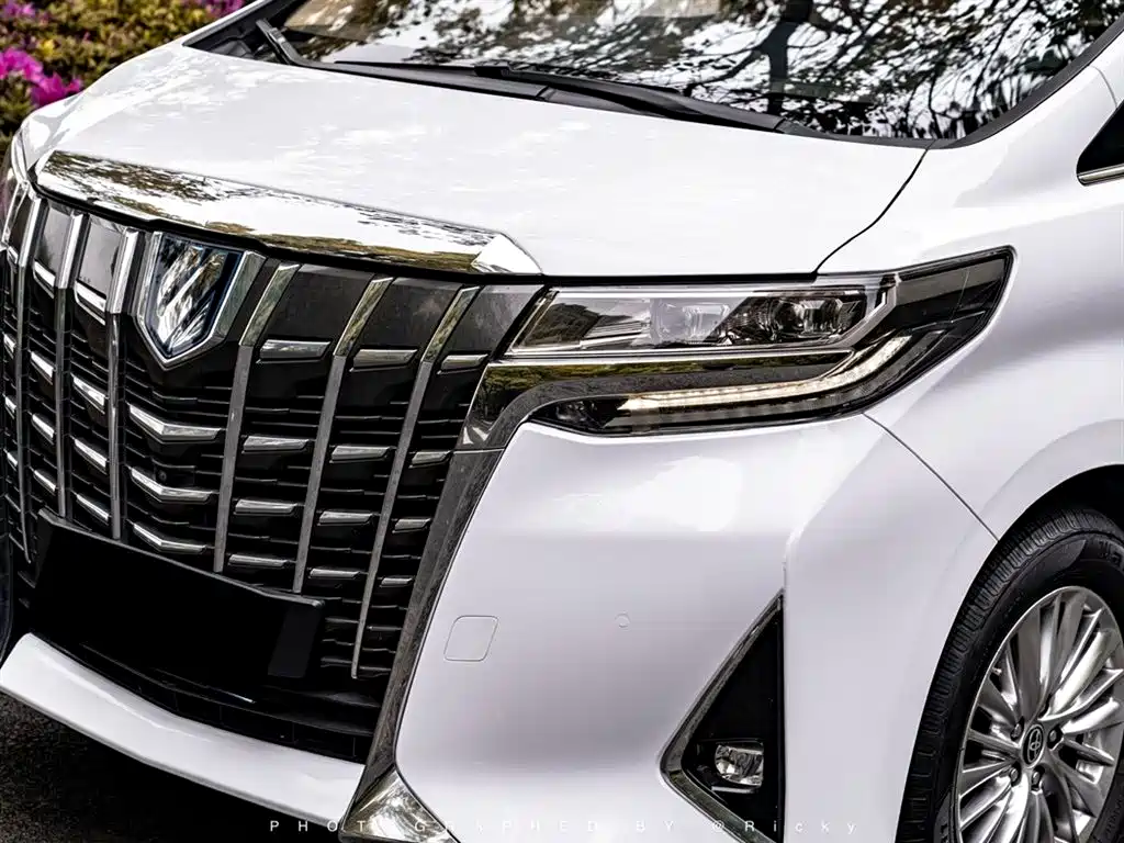 Toyota Toyota Alphard 2019 Model Hybrid 2.5L Executive Version 2020 - thumbnail 2