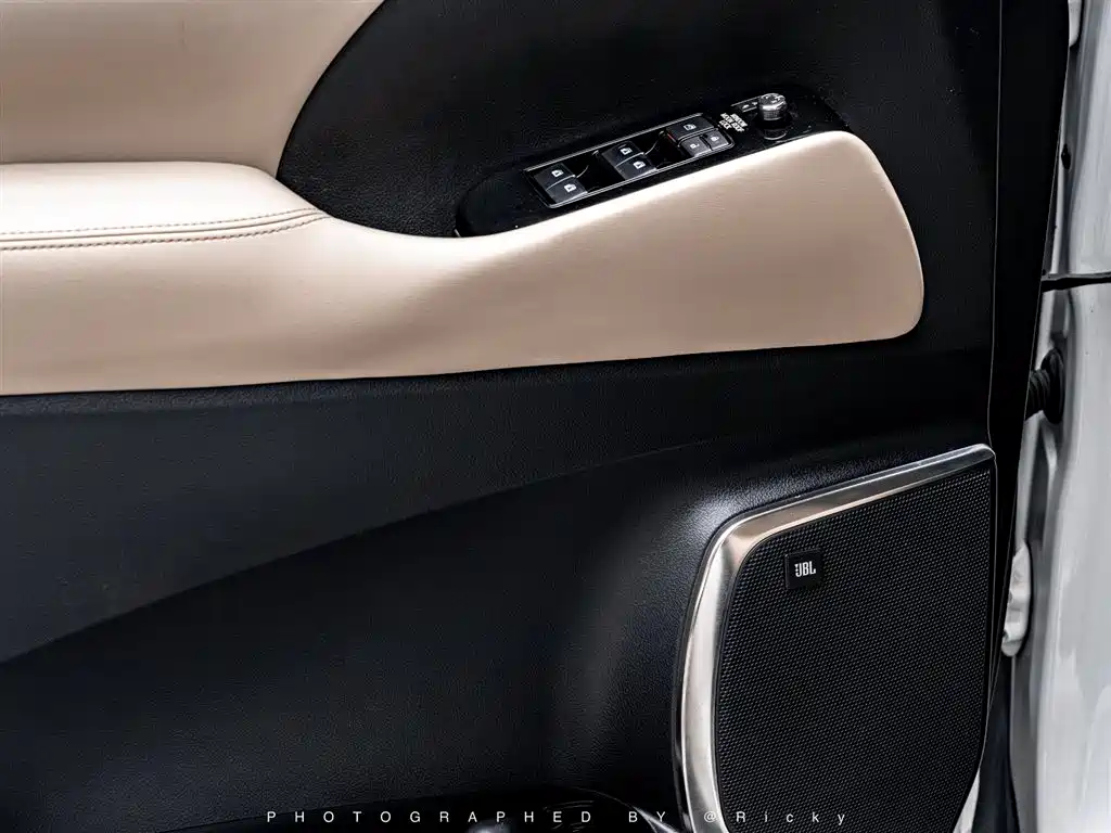 Toyota Toyota Alphard 2019 Model Hybrid 2.5L Executive Version 2020 - thumbnail 9