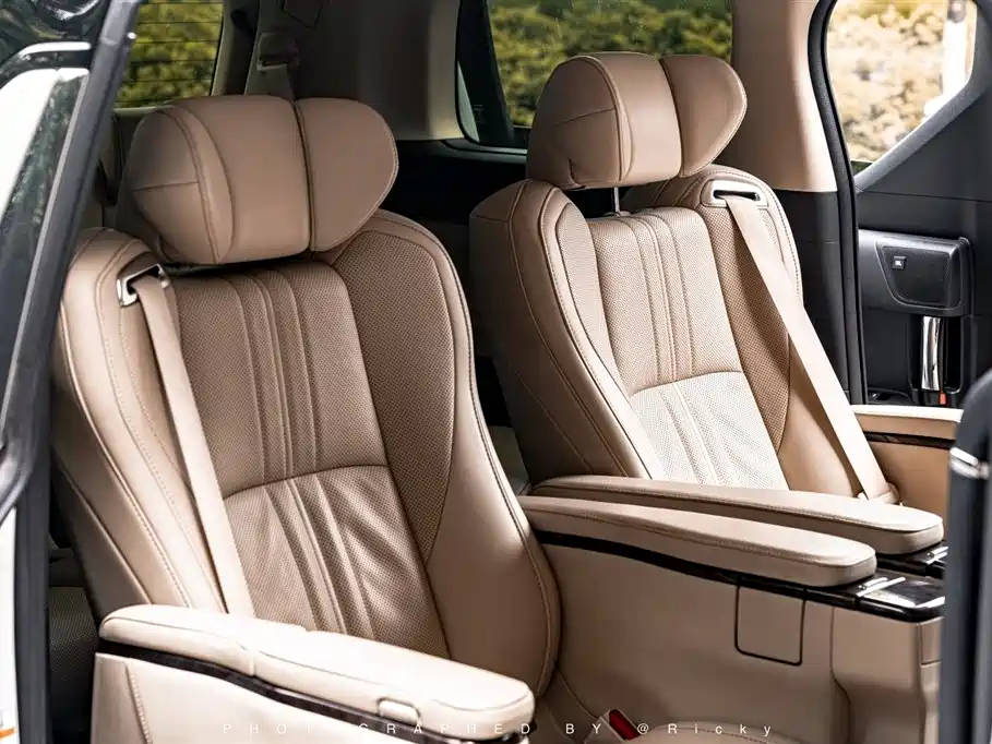 Toyota Toyota Alphard 2019 Model Hybrid 2.5L Executive Version 2020 - thumbnail 13