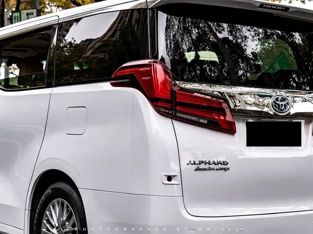 Toyota Toyota Alphard 2019 Model Hybrid 2.5L Executive Version 2020 - thumbnail 18