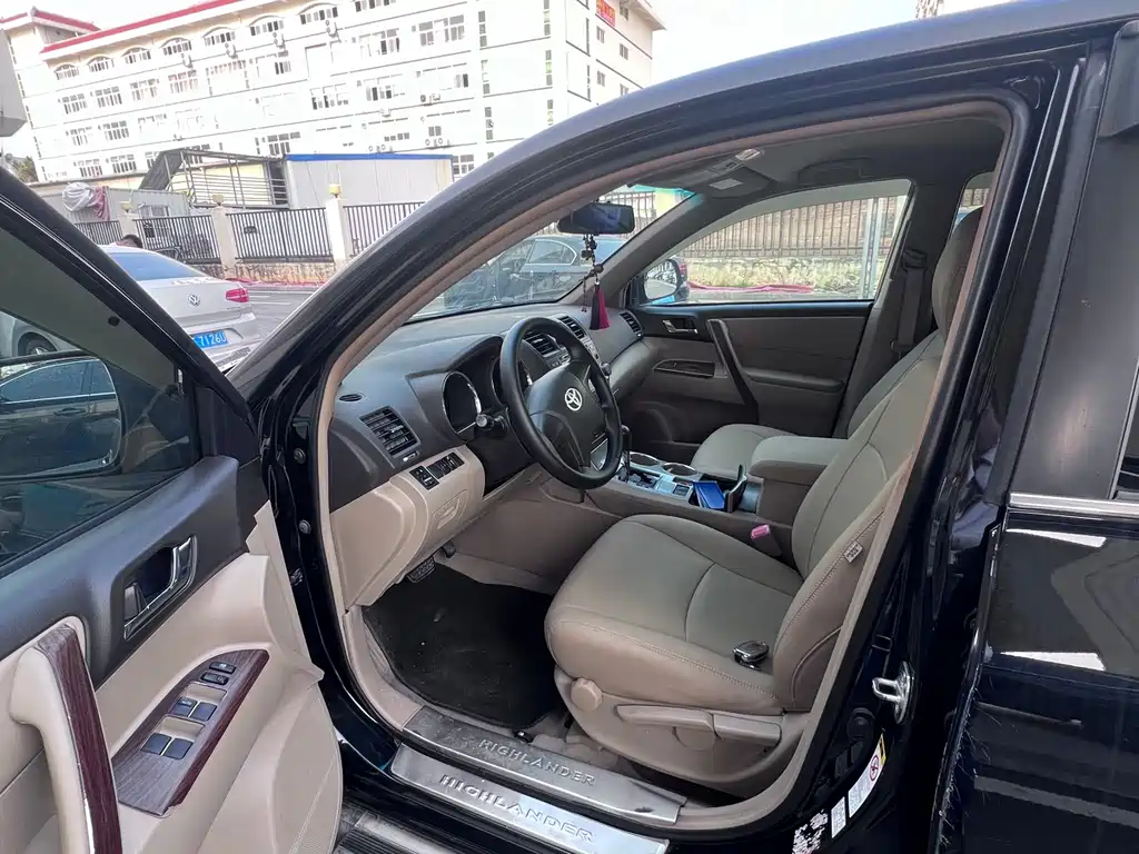 Toyota Toyota Highlander 2012 2.7L 2WD 7-seat Premium Edition 2014 - thumbnail 3