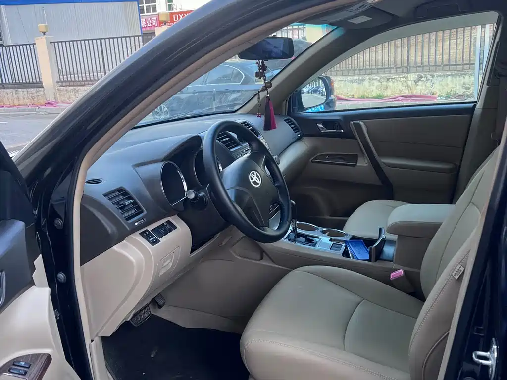 Toyota Toyota Highlander 2012 2.7L 2WD 7-seat Premium Edition 2014 - thumbnail 6