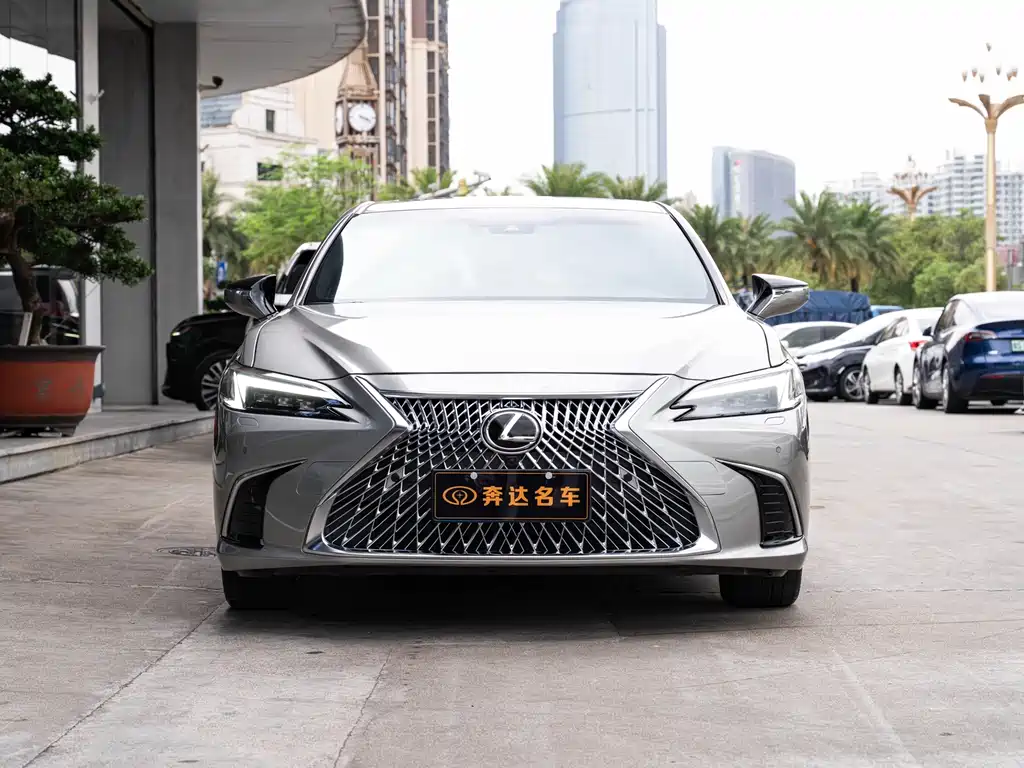 Lexus Lexus ES 300h Premium Edition 2025 Model 2025 - thumbnail 2