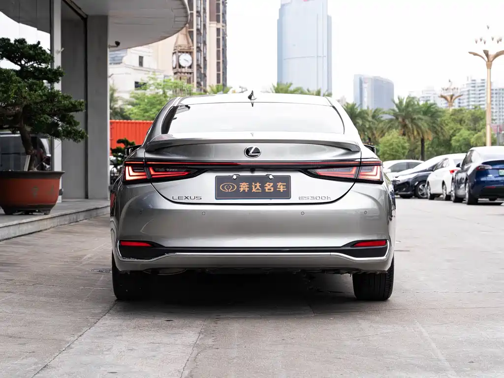 Lexus Lexus ES 300h Premium Edition 2025 Model 2025 - thumbnail 5