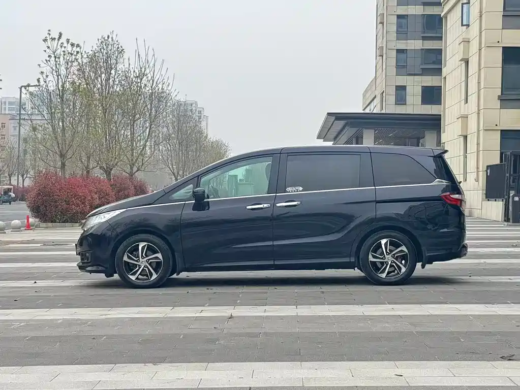 Honda Honda Odyssey 2015 2.4L Smart Enjoy Edition 2015 - thumbnail 3