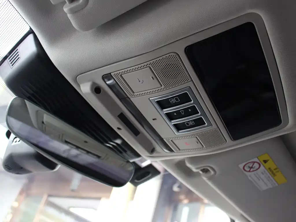 Land Rover Discovery 2024 360PS S 2023 - thumbnail 12