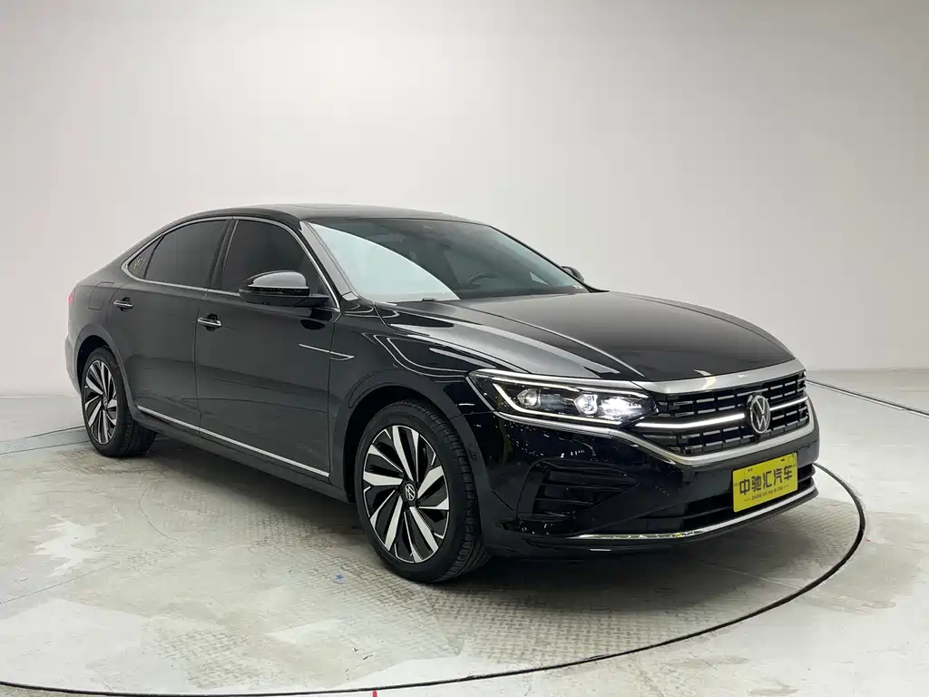 Volkswagen Volkswagen Passat 2024 380TSI Luxury Edition 2023 - thumbnail 3